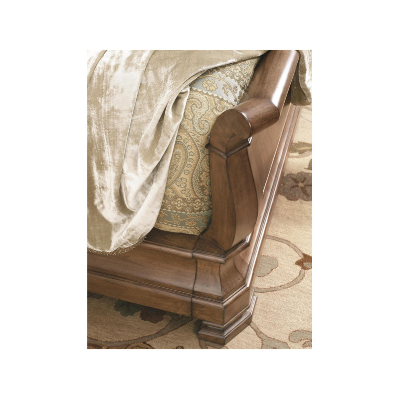 Universal Furniture New Lou California King Sleigh Bed 07177B IMAGE 2