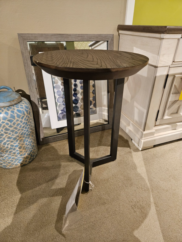 Round Chairside Table 650-918