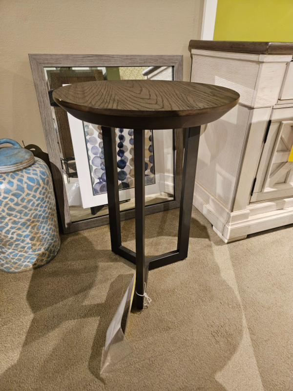 Round Chairside Table 650 918