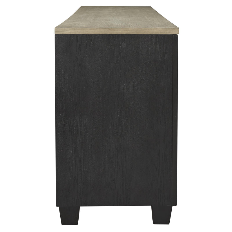 Signature Design by Ashley Foyland W989-68 Extra Large TV Stand with Fireplace Option IMAGE 4