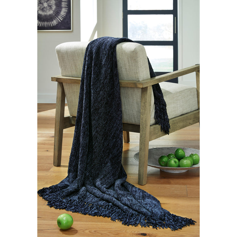  Signature Design by Ashley Tamish A1001022 Throw IMAGE 3