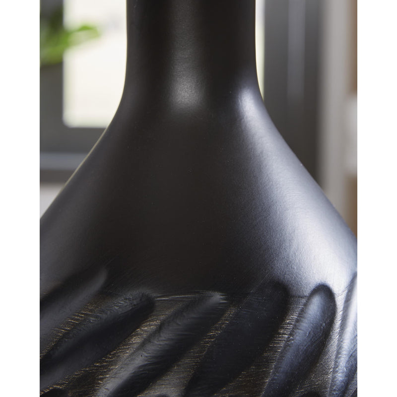 Signature Design by Ashley Garinton L180184 Ceramic Table Lamp IMAGE 4